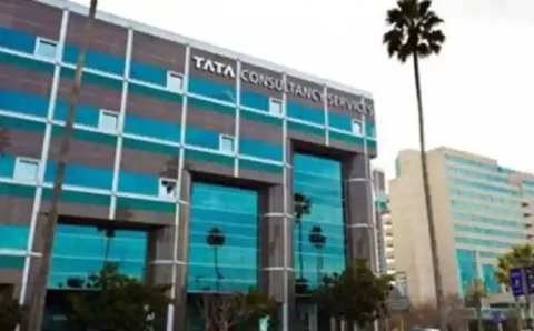 TCS posts Rs 9,478 cr profit, interim dividend of Rs 8 per share